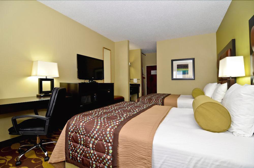 ホテル ベストウェスタン プラス ウィルミントン カロライナ ビーチ エクステリア 写真